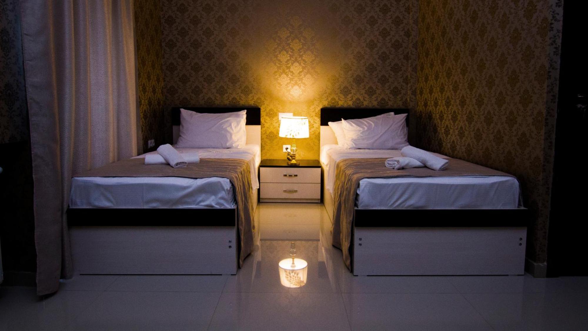 Hotel Care Inn Tbilisi Buitenkant foto