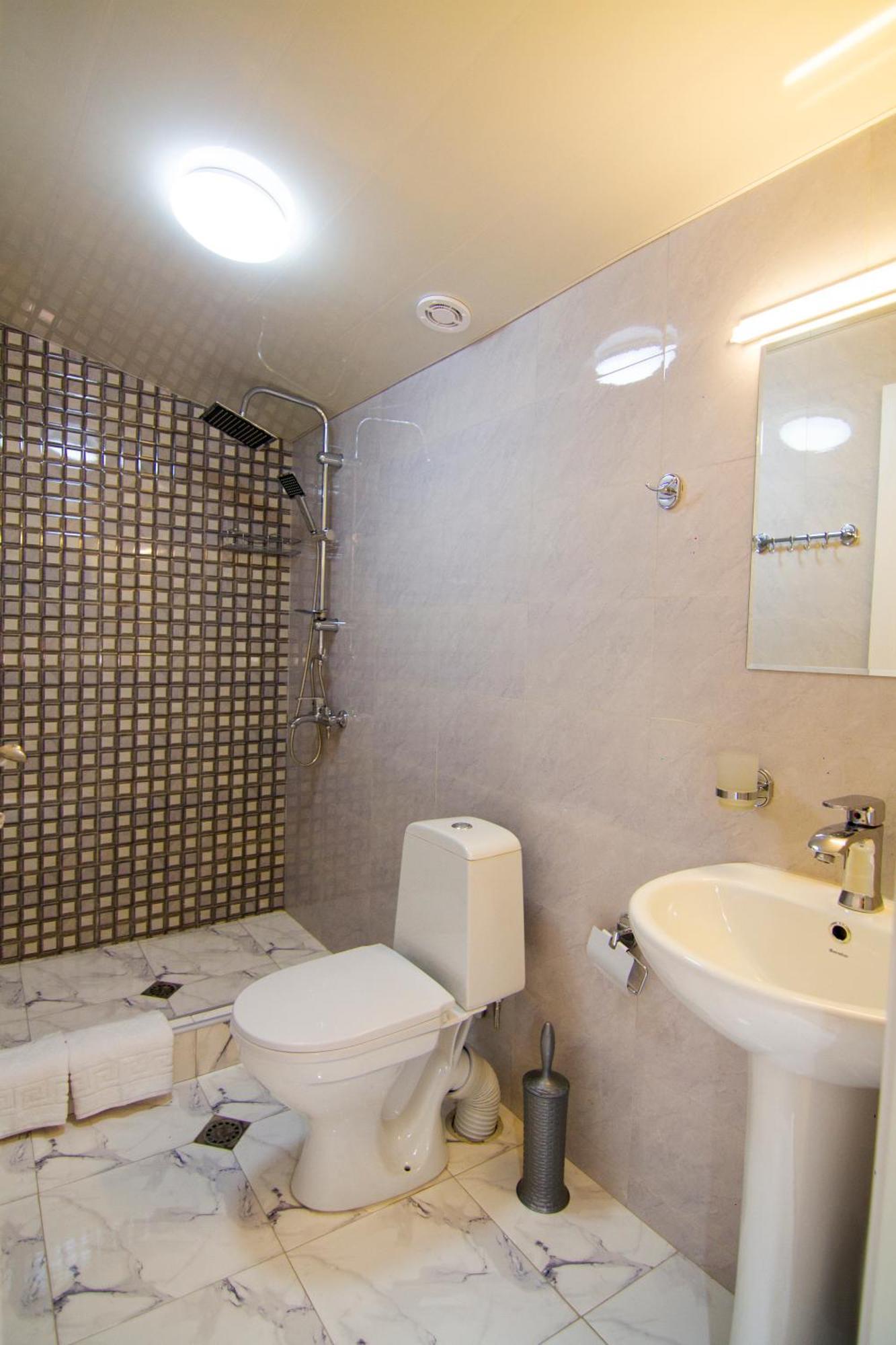 Hotel Care Inn Tbilisi Buitenkant foto