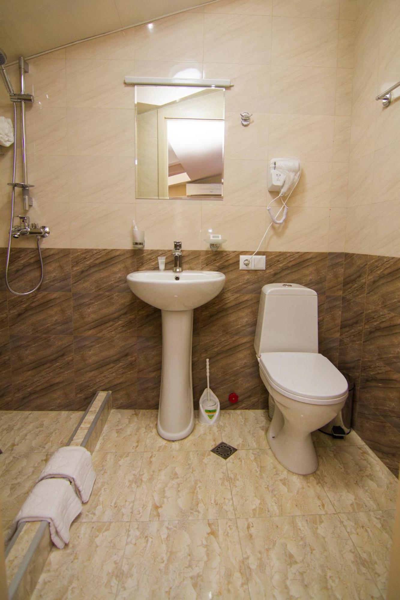Hotel Care Inn Tbilisi Buitenkant foto