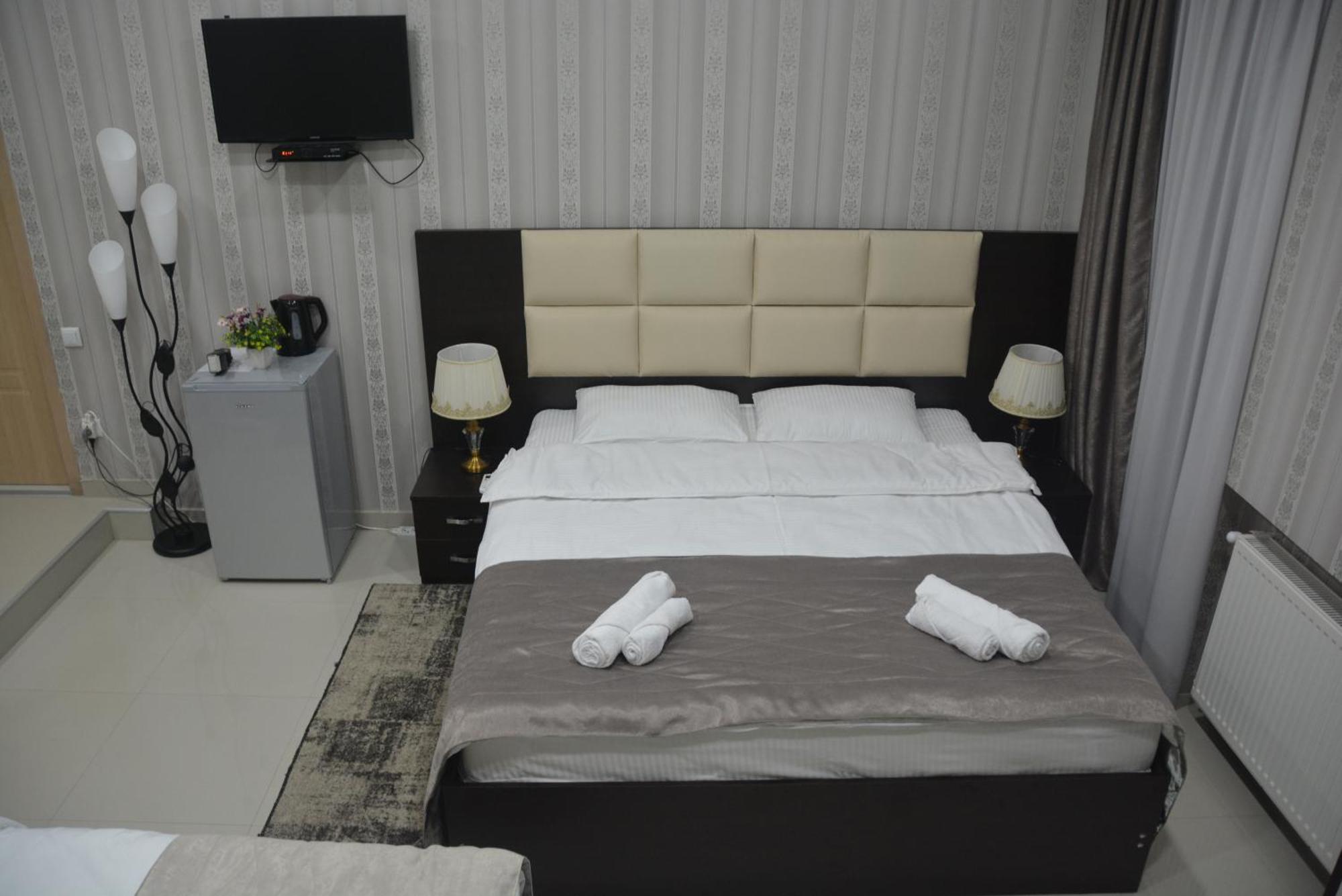 Hotel Care Inn Tbilisi Buitenkant foto