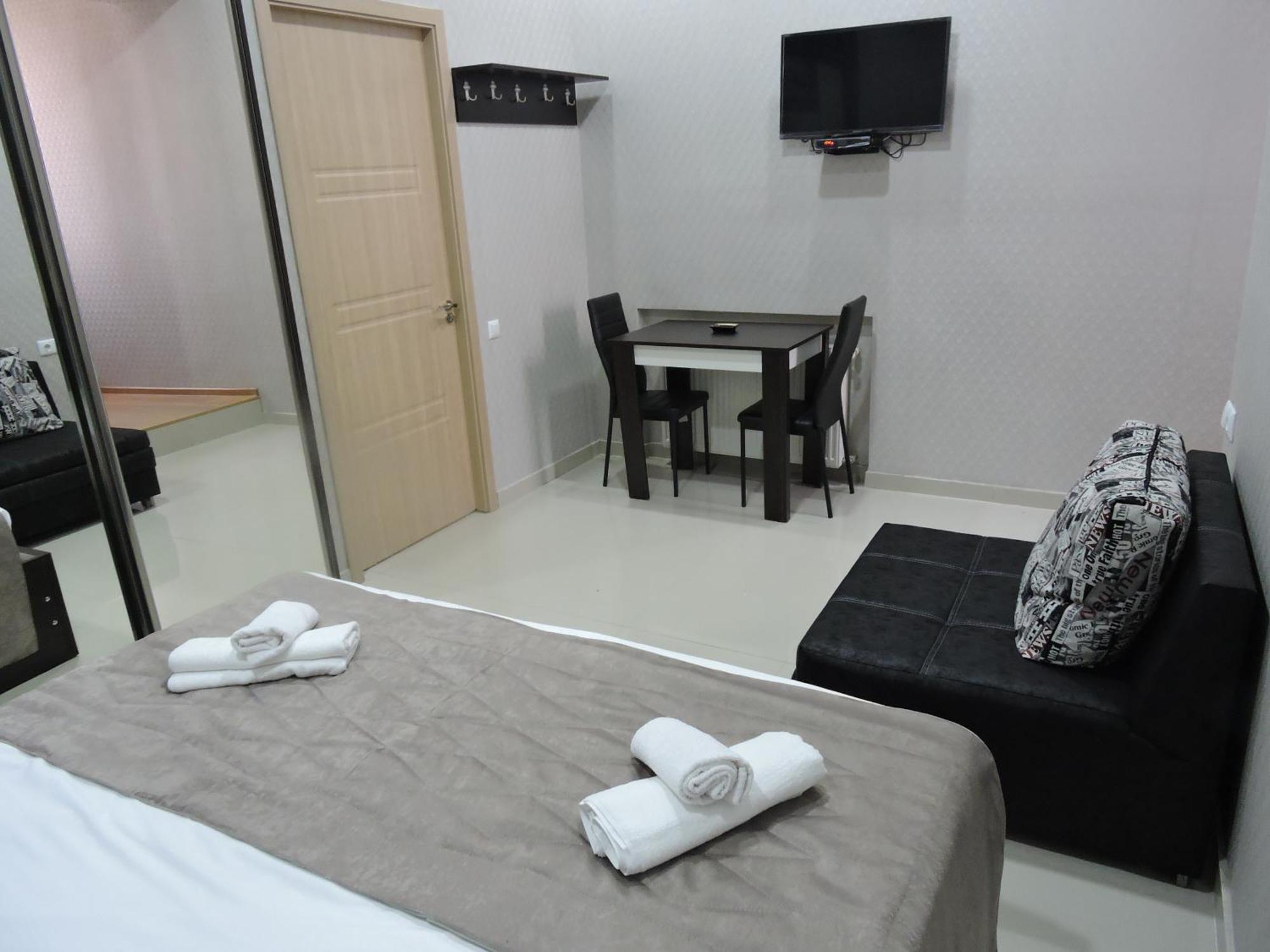 Hotel Care Inn Tbilisi Buitenkant foto
